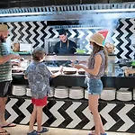 埃文尼亚奥林匹克套房酒店 酒店 滨海略雷特