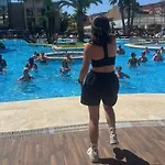 埃文尼亚奥林匹克套房酒店 4* 滨海略雷特