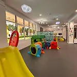 埃文尼亚奥林匹克套房酒店 酒店 滨海略雷特